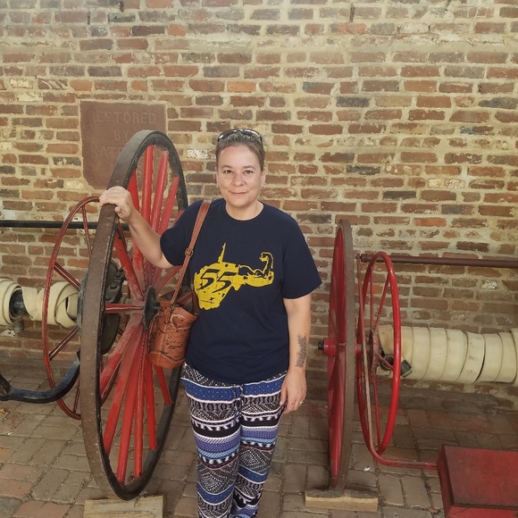 Meet your Posher, Christie - Picture 5 of 11